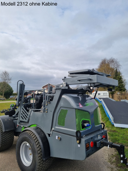 Hoflader L2312 und L2412 inkl. Schaufel und Staplerzinken